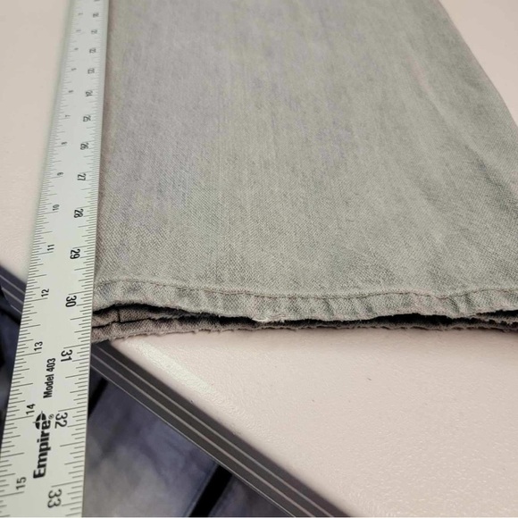 Universal Thread Gray Women’s High-Rise Curved Leg Barrel Leg Jeans Size 8 - Picture 5 of 6